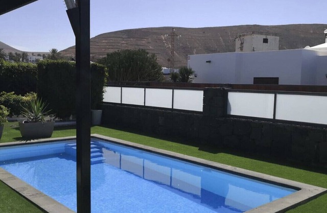 Independent villa with heated pool (on request) 06 pax occupancy