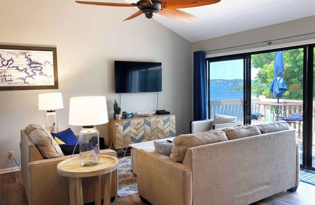 Indian Pointe Lake View | Pets!