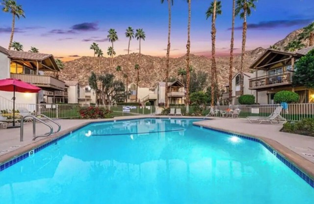 Indian Wells Lux Bungalow Desert Views, Golf, Tennis & Coachella and Stagecoach