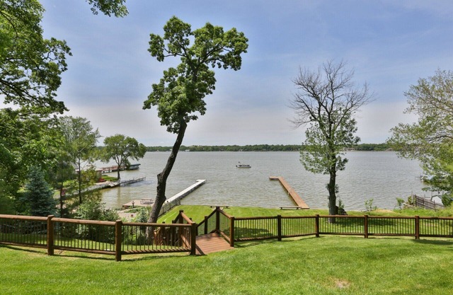 Indiana LAKE HOME SUNSETS. 5 Beds, 3 Baths, 2 Decks, 1 Long Pier, by CHICAGO IL