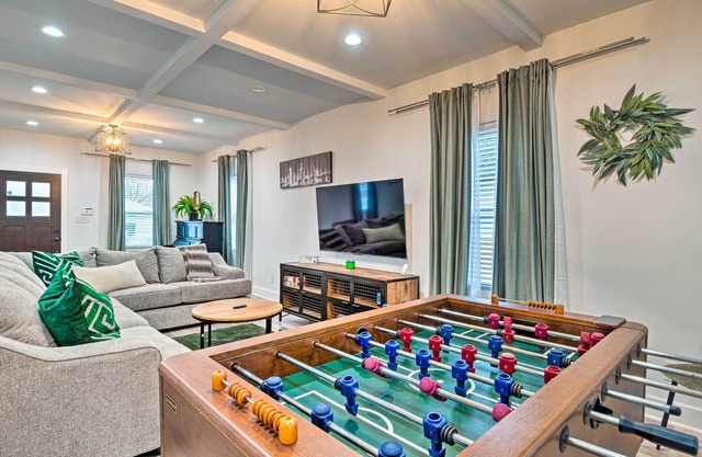 Indianapolis Vacation Home: 3 Mi to Dtwn!