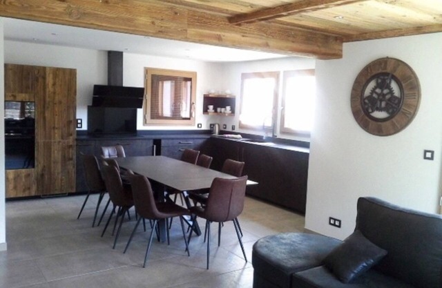 Individual chalet 130 M2 10 Pers. south-facing 4 bedrooms 400 M from RM and ESF