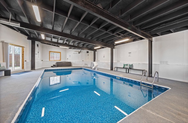Indoor Heated Pool |Game Room|Hot Tub|Sauna Near Sandusky| The Indoor Oasis