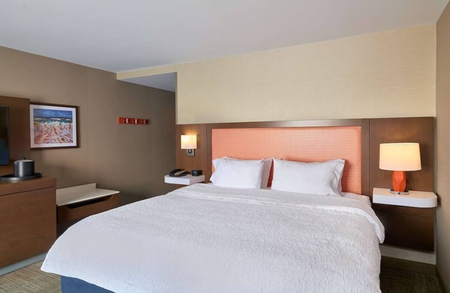 Indoor Pool + Free Breakfast – 10 Minutes to Downtown Providence