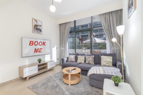 Indulging 1 Bedroom in Azizi Riviera 6
