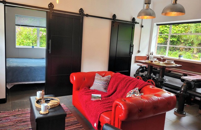 Industrial | Entire House | Air-Con | Pet-Friendly | Enclosed | Ironbridge Gorge
