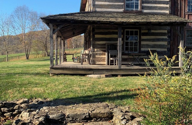 Inglewood - Historic Family Cabin on Working Farm