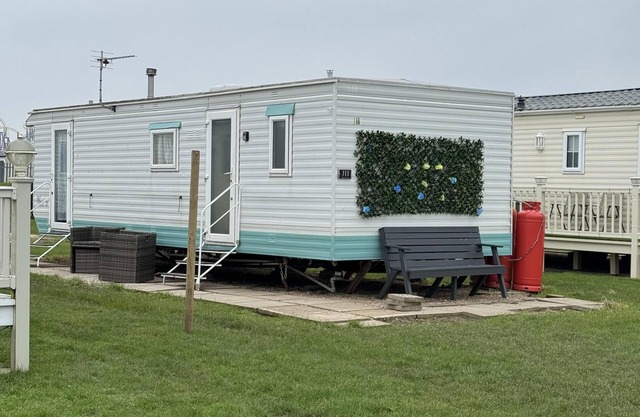 Ingoldmells -Caravan- Sleeps 6 - Seaside - Parking