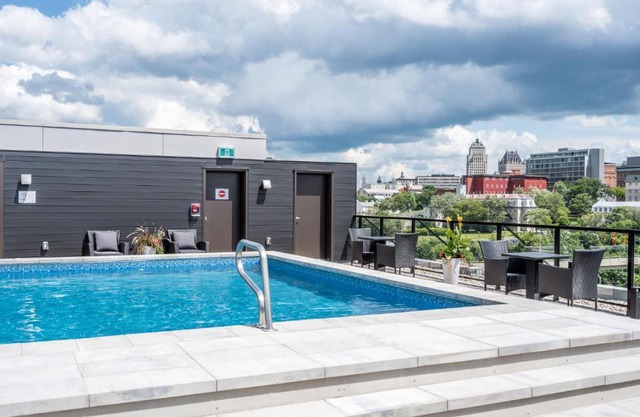 Initial-Matisse- Quebec-parking and pool