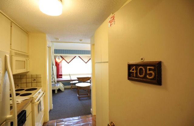Inns of Waterville Valley with passes to White Mountain Athletic Club (405)