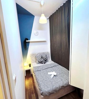 Inspire Partition Room in Al Seef Near Burjuman Metro