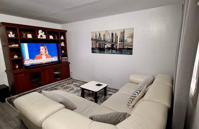 Intimate Urban Hideaway - Private room in a beautiful home