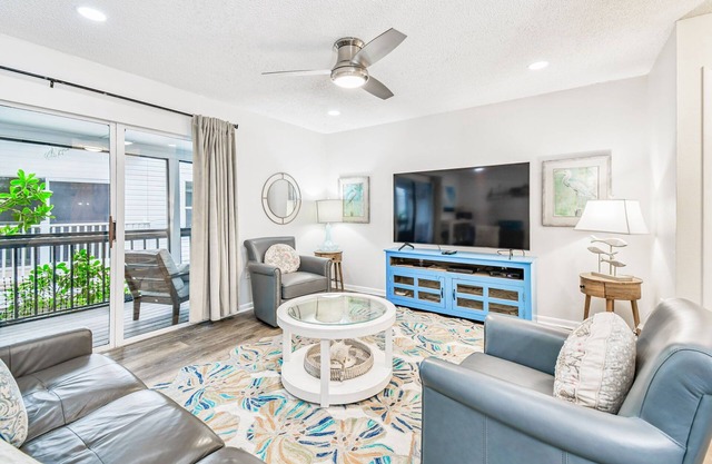 Intracoastal Condo | 4 min wlk to Beach & Dogs Ok!