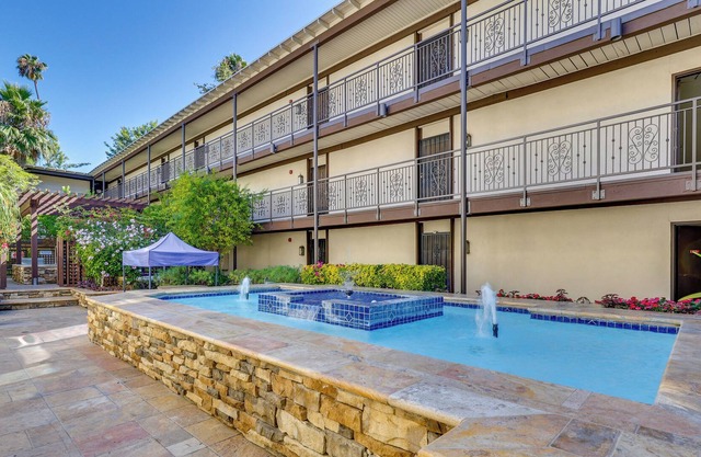 Inviting Los Angeles Apartment ~ 4 Mi to Downtown!