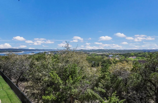 Inviting Villa at Hollows Resort with Amazing Country & Lake Views! 4 Pools, Pickleball!