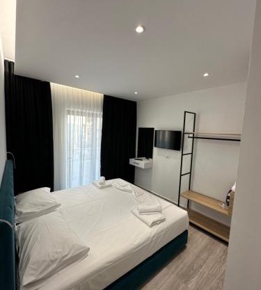 IO's Apartments