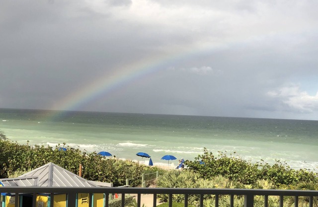 IRP Beachfront Paradise - Pets Welcome! Ocean Club Members - golf/tennis/fitness