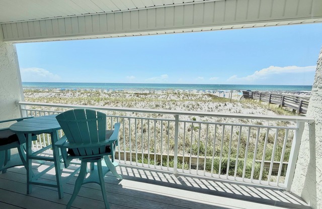 IS #203 - GULF FRONT, SPECTACULAR VIEWS! BEACH SERVICE INCLUDED! BOOK NOW!
