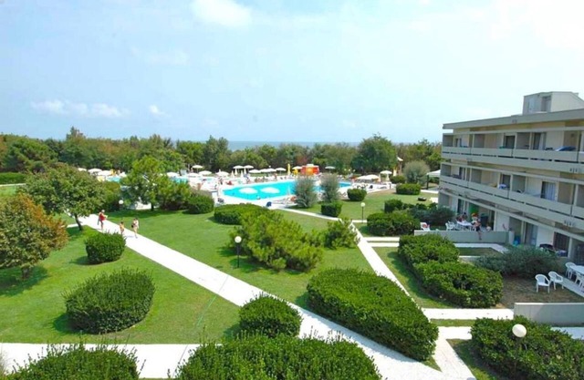 Isaresidence Studio with pool/sea view for 4 persons