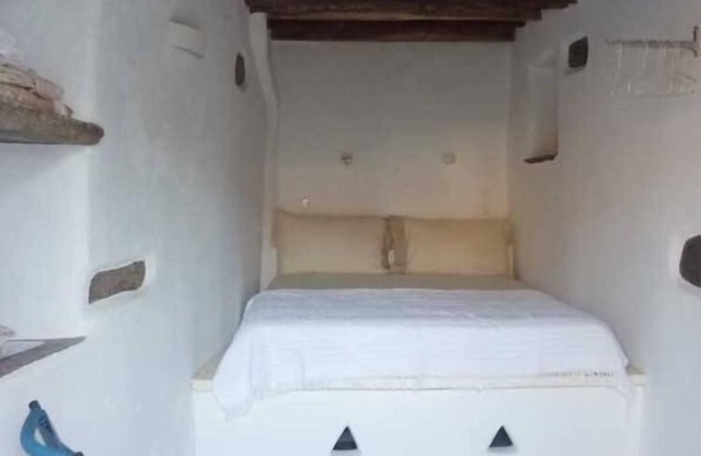 ISimoni, Blue House, Arnados, Tinos