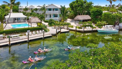 Isla Honeydew - Waterfront Boutique Resort, Htd Pool, Dock, Walkable