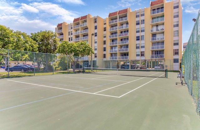 Islamorada Condo in Highly Sought After Futura Yacht Club