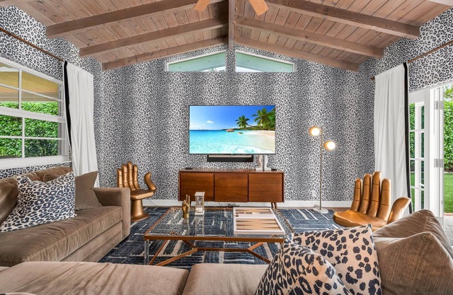 Island Bliss Manor + Private Beach Access!