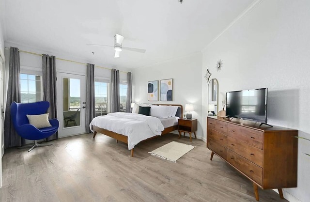 Island Breeze | 2 Bed, 1 Bath
