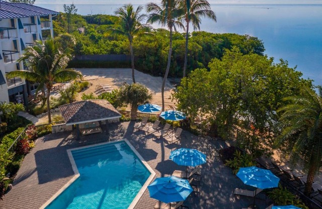 Island Getaway: Relaxing Room w/Balcony, Free Parking & 3 Pools