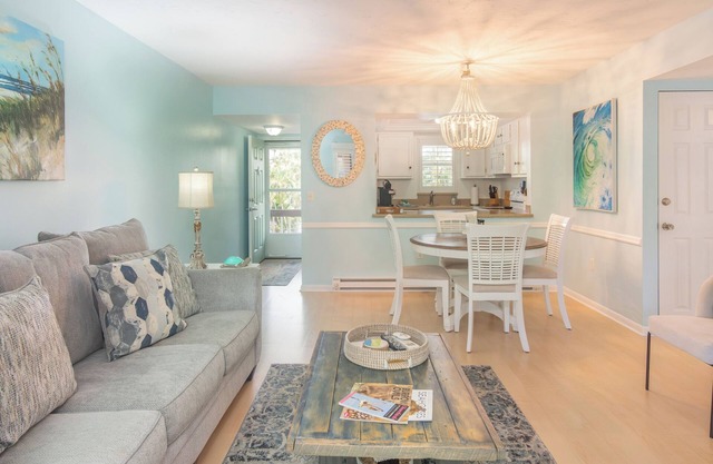ISLAND MANOR Unit K4- 2 BR/1 BA - NEWLY REMODELED