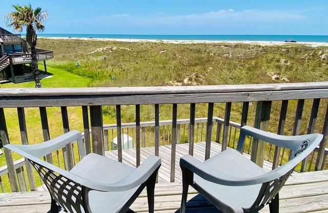 Island Time - Beachfront Condo w/Pool Access