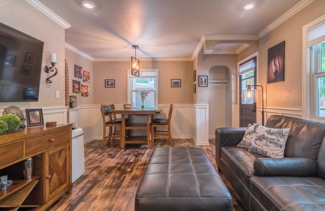 Italian Style in Old Town with Private Hot Tub, Italian Style in Old Town with Private Hot Tub