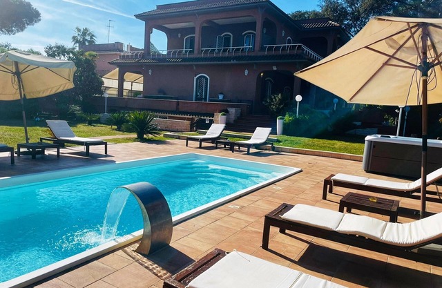 Italian Villa by the beach near Rome