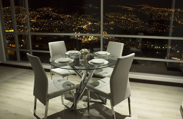 Its a apartament ubicated in the north of Quito 20mins from the airpor.