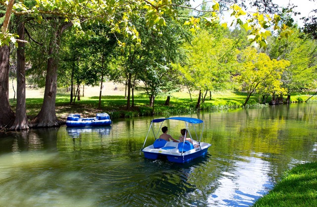 It’s camp with all the frills! Private waterfront, Pool, Spa, Firepit, Sleeps 31