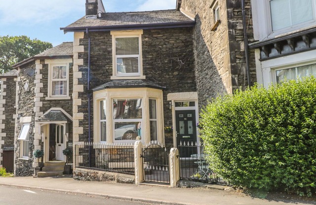 IVY BANK, pet friendly, with open fire in Windermere