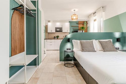 Japandi Apartment, Zona Porto Livorno con Balcone e Jacuzzi Idromassaggio