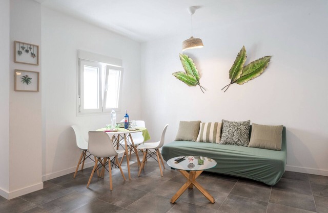 Jardín: cómodo y luminoso apartamento