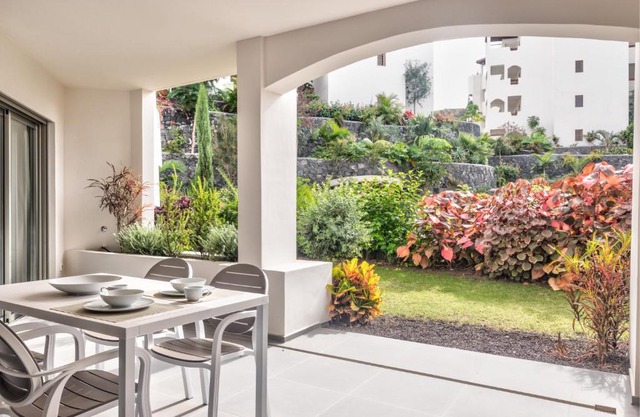 Jardines - Tabor 0-2 POOL VIEW & GARDEN 1B