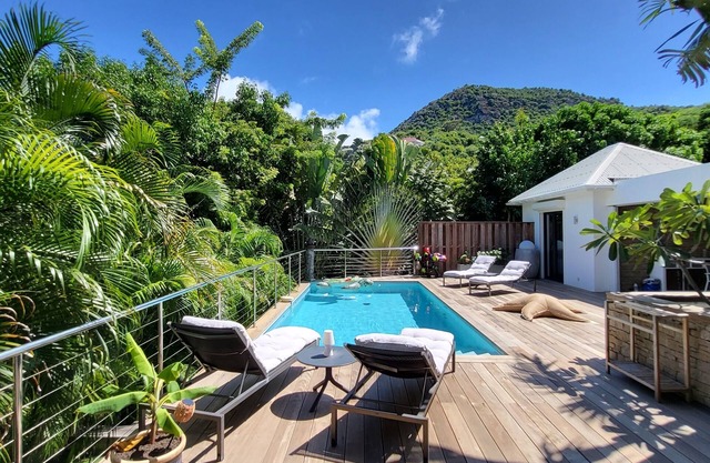 Jelo House - 3 bdr - 2.5 bth - Pool & SPA - Sports & Games Room