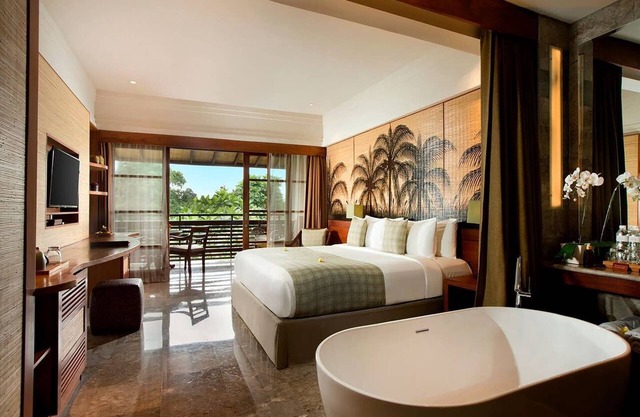 Jembawan luxury room, free breakfast