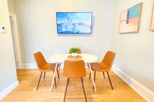 Jennifer's Historic College Hill Apartment - The Lookout