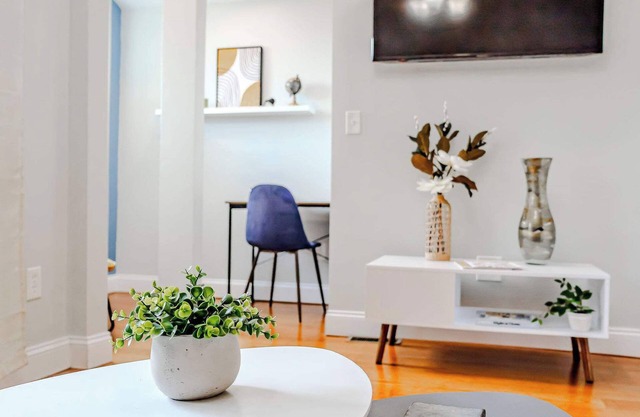 Jennifer's Providence Modern Urban Getaway w/Relaxing Deck