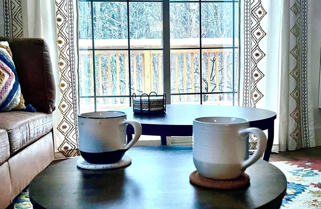 Jewel Brook Cottage- 4BR house on a tranquil flowing brook!