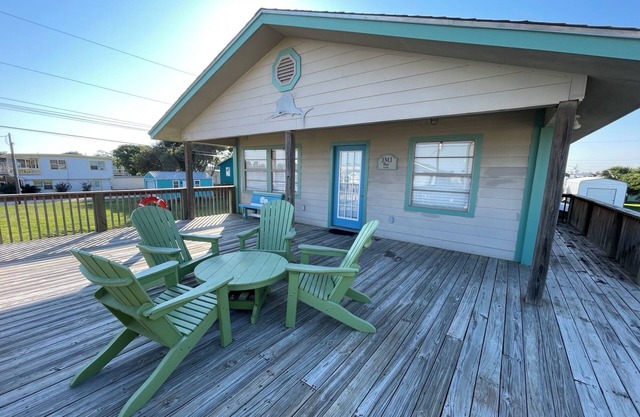 JMJ BAY is Close to Beach in POC Charming Family Retreat