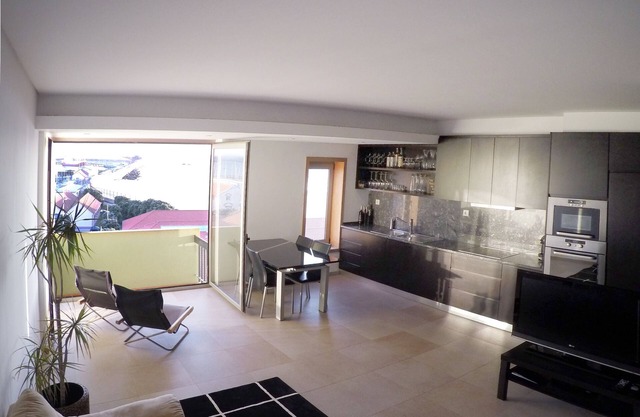 João beach house with sea view