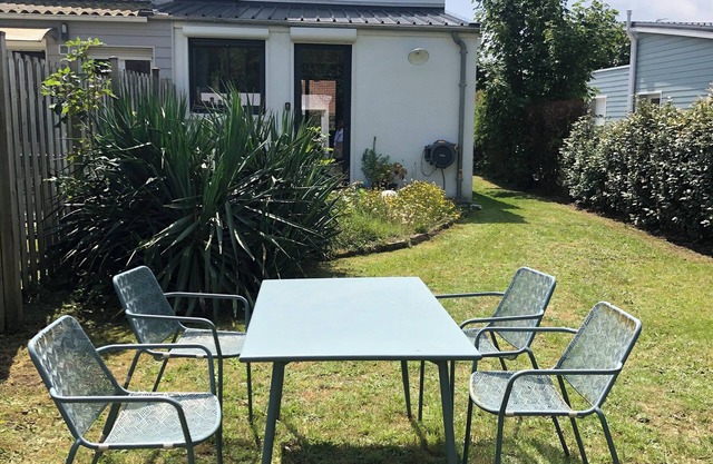 Jolie Maison Avec Jardin, à 2 min en Voiture de la Plage