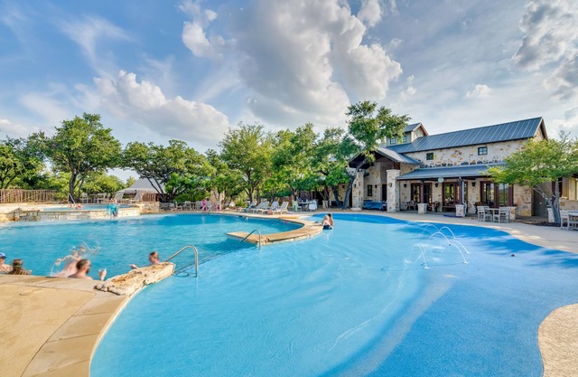 Jonestown Condo on Lake Travis w/Community Pool!