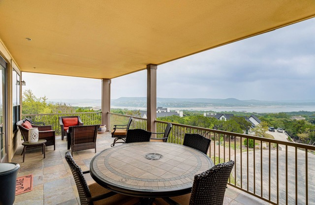 Jonestown Condo on Lake Travis w/2 Balconies!