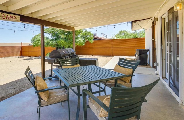 Joshua Tree Home with Patio - 5 Mi to National Park!